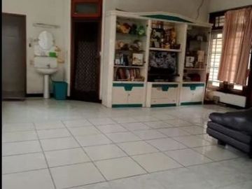 Disewakan Rumah Siap Huni 2 Lantai di Jl. Panjang jiwo, Surabaya