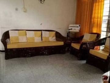Disewakan Rumah Siap Huni 2 Lantai di Jl. Panjang jiwo, Surabaya