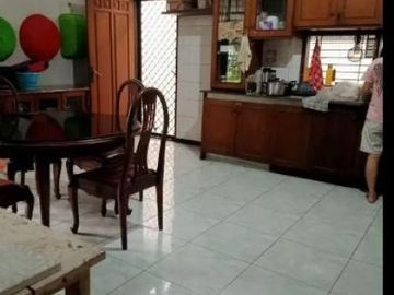 Disewakan Rumah Siap Huni 2 Lantai di Jl. Panjang jiwo, Surabaya