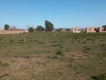Lote gran tamaño en Barrio de casaquintas con fácil ingreso