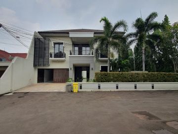 RUMAH at Jl TELADAN / FATMAWATI, JAKSEL (DEKAT MRT STATION)