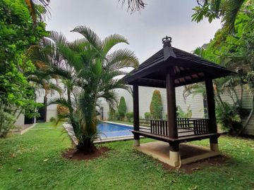 RUMAH at Jl TELADAN / FATMAWATI, JAKSEL (DEKAT MRT STATION)