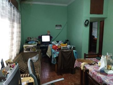 Casa en venta en Isidro Casanova