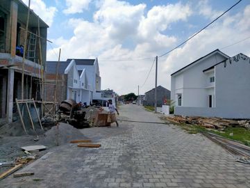 Harga 300Jtan Rumah Elit Timur Prambanan!!