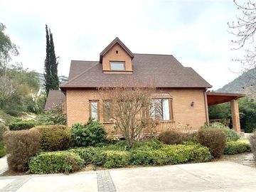 Casa en Venta en Lo Barnechea
