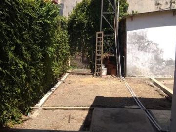 Rumah Rungkut Asri Listrik 2200 watt Row jalan 2,5 mobil