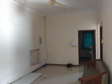 Rumah Rungkut Asri Listrik 2200 watt Row jalan 2,5 mobil