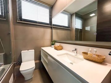 Departamento en venta de 4 dorm. en Lo Barnechea