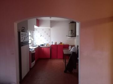 CASA 3 AMB. + GALPON . DE LOS RESERVISTAS ESQUINA GABOTO