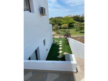 ¡Descubre tu hogar de ensueño en la Urbanización Ciudad del Mar.
