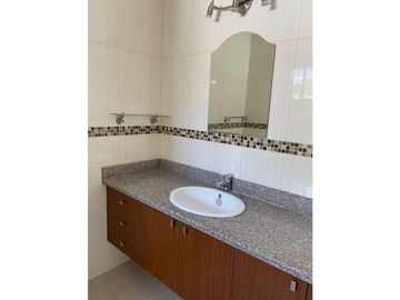 ¡Descubre tu hogar de ensueño en la Urbanización Ciudad del Mar.