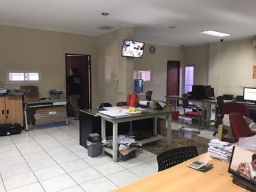 RUKO GANDENG DI CIPONDOH 3,5 LANTAI LOKASI STRATEGIS DIJUAL