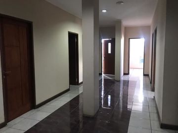 RUKO GANDENG DI CIPONDOH 3,5 LANTAI LOKASI STRATEGIS DIJUAL
