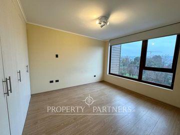 Lindo departamento de tres domitorios en Condominio Costanera Playa
