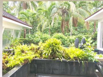 Rush Sale 5 BR Vacation Home Las Haciendas Laurel Batangas