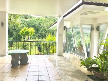 Rush Sale 5 BR Vacation Home Las Haciendas Laurel Batangas