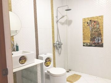 Rush Sale 5 BR Vacation Home Las Haciendas Laurel Batangas