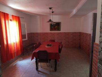 CASA AMOBLADA EN VENTA SANTA ROSA DE CALAMUCHITA FRENTE AL RIO