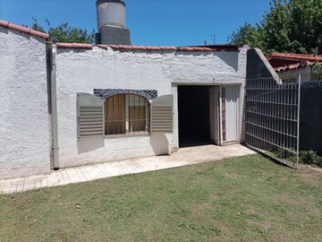 CASA AMOBLADA EN VENTA SANTA ROSA DE CALAMUCHITA FRENTE AL RIO
