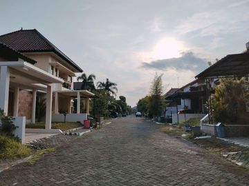 Tanah ideal dalam perumahan elit di area Jogja utara dekat kampus UGM