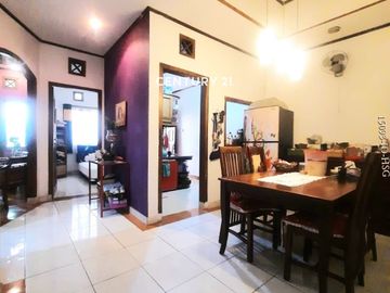 Rumah 2 Lantai Homey Dijual Murah Lingkungan Nyaman Dekat Stasiun