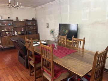 Casa en venta de 4 dorm. en Llallay a metros del centro civi