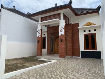Rumah Limasan Siap Bangun Depan Candi Prambanan