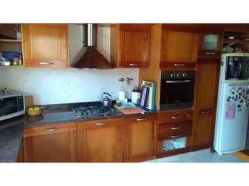 CHALET 4 AMB GARAGE DOBLE , PARQUE Y GRAN QUINCHO