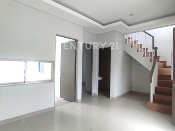 Rumah Baru Siap Huni  Di Grand Duta City, Cluster West Manhattan