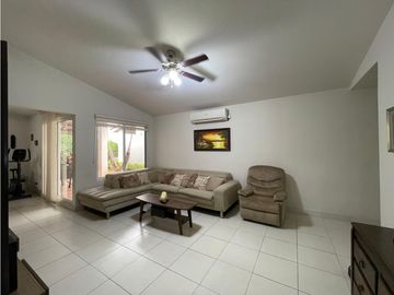 Se Vende Casa en Costa Verde Versalles