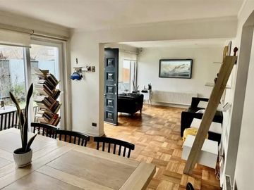 Casa en arriendo de 4 dorm. en Las Condes