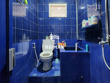 DIJUAL RUMAH HITUNG TANAH COCOK UNTUK KOMERSIAL DI DAERAH RADIO DALAM