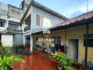 DIJUAL RUMAH HITUNG TANAH COCOK UNTUK KOMERSIAL DI DAERAH RADIO DALAM