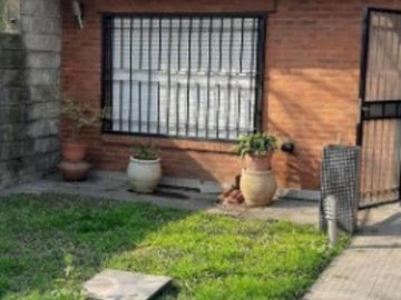 ITUZAINGO CASA 3 AMBIENTES CON DEPENDENCIAS
