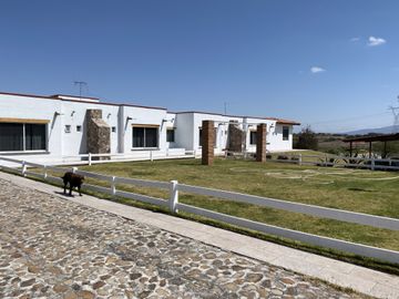 RANCHO 5 HECTARAS ENTRE POLOTITLAN Y NOPALA A 1 HORA DE QUERETARO