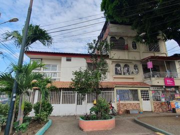 VENTA DE CASA ESQUINERA EN HUANCAVILCA SUR  (GV)