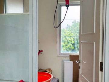 Dijual Rumah Mewah Lantai Siap Huni, Letak Strategis, Bebas Banjir