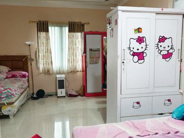 Dijual Rumah Mewah Lantai Siap Huni, Letak Strategis, Bebas Banjir