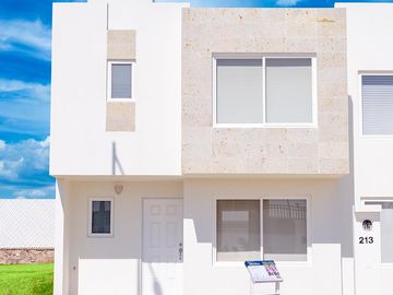 Oportunidad Casa en venta, nueva en fracc. privado con alberca en León Guanajuato, zona norte.