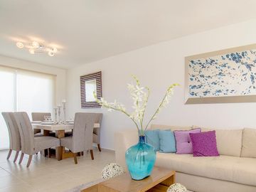 Oportunidad Casa en venta, nueva en fracc. privado con alberca en León Guanajuato, zona norte.