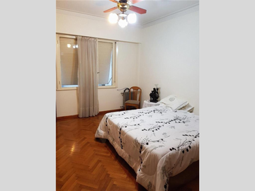 *NUEVO PRECIO* Piso en Venta en Congreso 4 dormitorios 3 baños 180 m2, balcón al frente – Rivadavia 1800