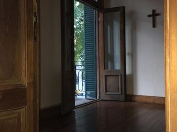 "" Barrio Ingles "" Departamento de 3 Ambientes 1º Piso C/ Patio