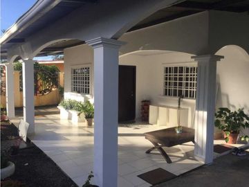 Se vende inigualable casa en los algarrobo,  120,000 negociable