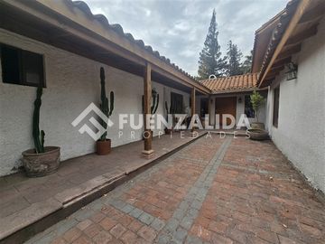 Casa en venta de 6D 5B Santiago College, Los Trapenses