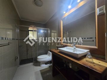 Casa en venta de 6D 5B Santiago College, Los Trapenses