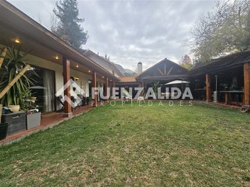 Casa en venta de 6D 5B Santiago College, Los Trapenses