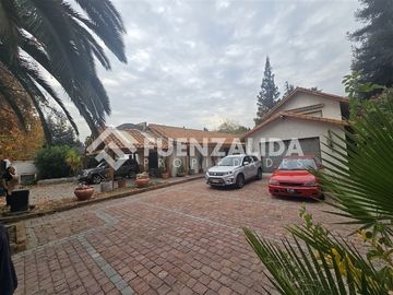 Casa en venta de 6D 5B Santiago College, Los Trapenses