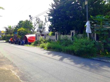 Tanah pekarangan luas di jln Kaliurang dekat kampus UGM