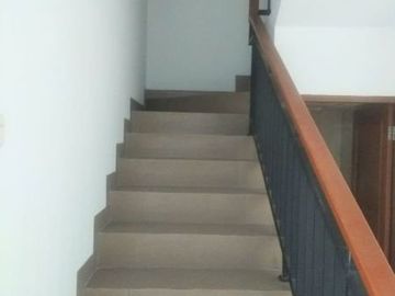 Rumah di Rempoa Ciputat, Tangerang Sel.atan. Baru 2 lantai