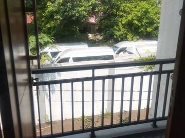 Rumah di Rempoa Ciputat, Tangerang Sel.atan. Baru 2 lantai